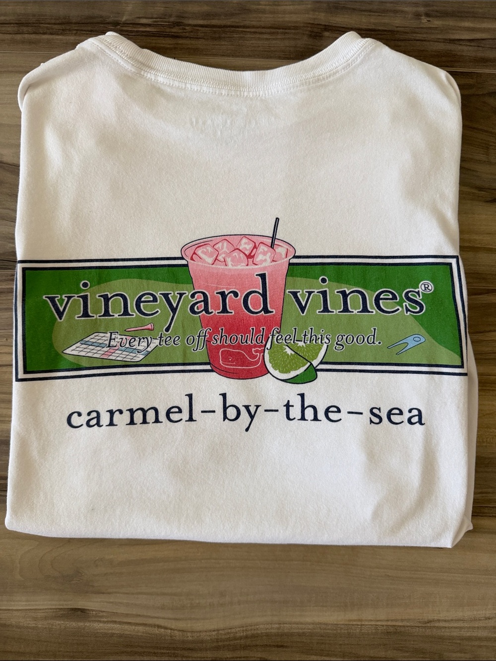 Like New Vineyard Vines White Graphic 'Carmel-by-the-Sea' Tee / Golf Theme
